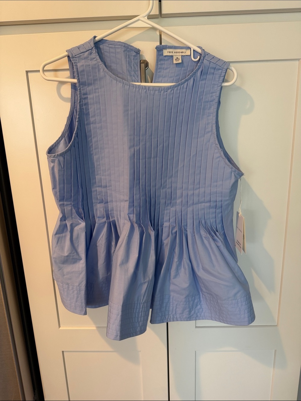 Free assembly women’s pintuck peplum tank brand new size medium
